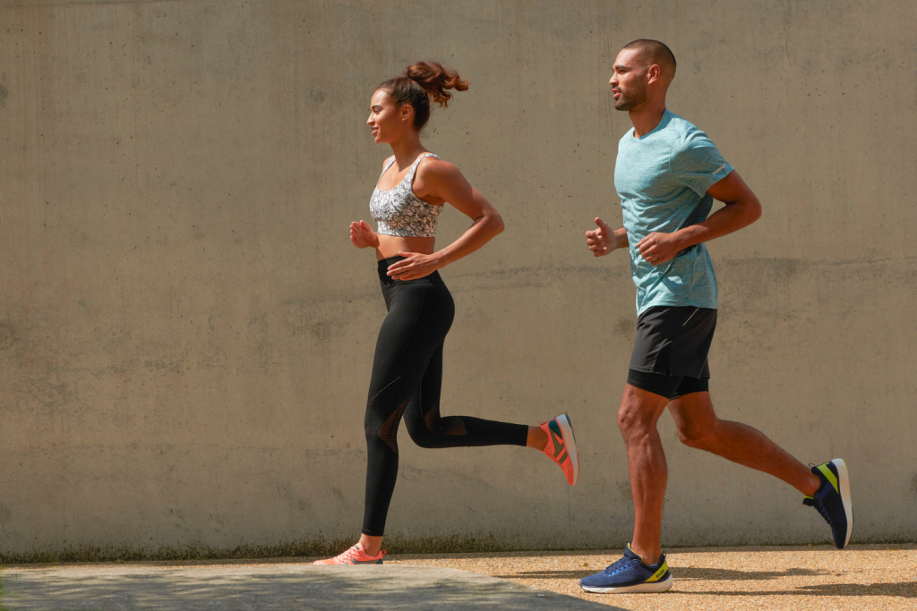 Runners mid-run